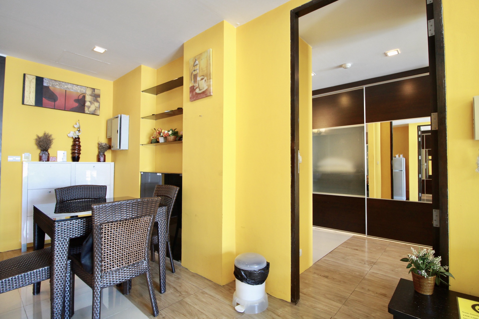 2-bedroom-2-bathroom-condo-for-rent-in-patong-the-deal-phuket