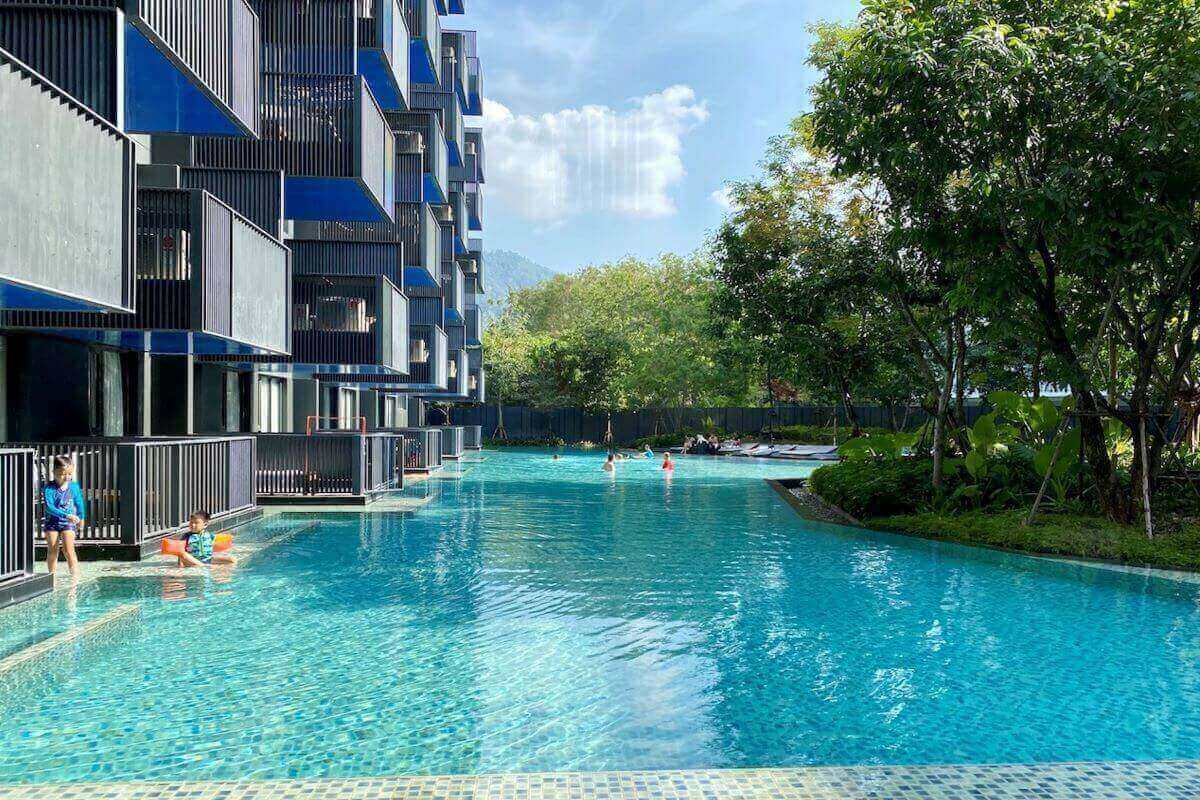 1_bedroom_condo_for_sale_the_deck_patong_phuket_pool
