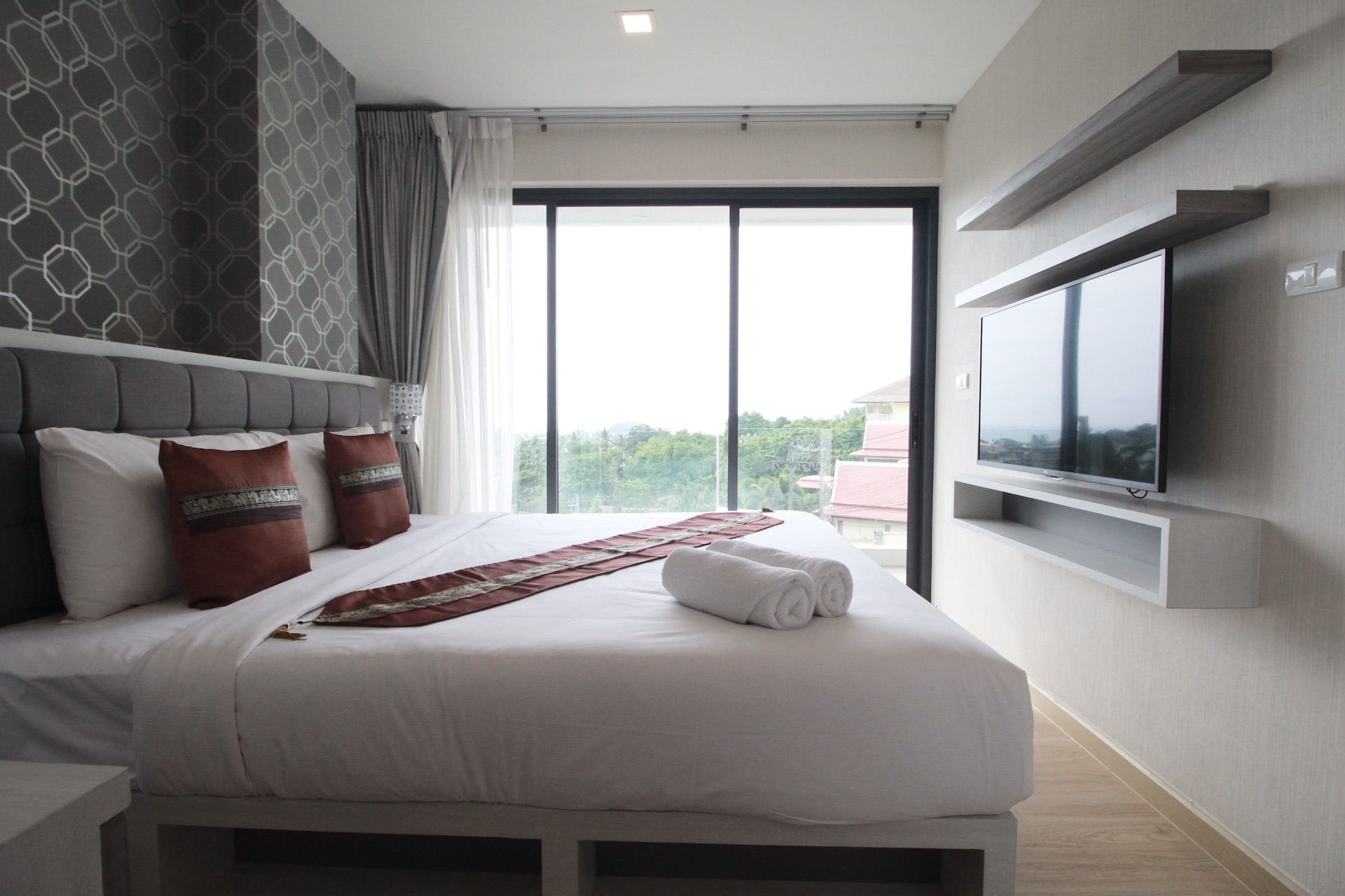 Sea view Condo 2 Bedroom  for rent in Kata area